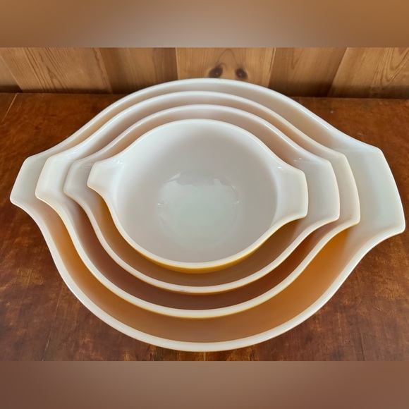 Set of 4 Pyrex Butterfly Cinderella mixing bowls - Picture 14 of 14